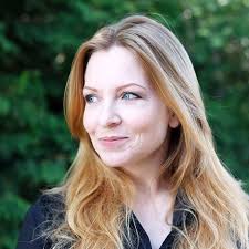 Karla Thompson's Instagram, Twitter & Facebook