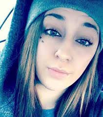 Amber Flores's Instagram, Twitter & Facebook