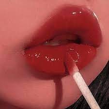 If a patient wants more volume, juvederm ultra is a great choice. ð½ð¶ð»ðð²ð¿ð²ðð ðµð¼ð»ð²ð²ðð·ð¶ð» Glossy Lips Aesthetic Makeup Red Aesthetic