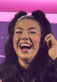 Laura Pausini e Lazza: La Magia del Trap a Milano