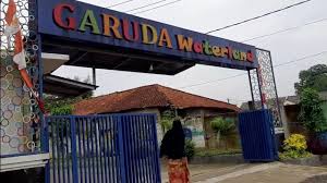 Kolam Renang Garuda Water Land Youtube