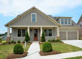 While the options for exterior house colors are plentiful, architects and designers say there are definite trends in what is popular right now. Top Exterior Home Color Schemes Exterior House Colors