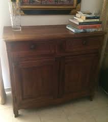 Bahut Ancien En Noyer Relooke Aspect Brut Bois Clair Peinture Et Patine De Meubles A Mallemort Meuble Noyer Mobilier De Salon Decaper Un Meuble