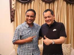 Selecione entre imagens premium de reezal merican naina merican da mais elevada qualidade. Reezal Nampak Begitu Meminati Sukan Presiden Fam