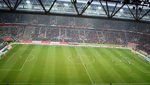 Thomas röttgermann verrät, wie viele fans bald wieder ins stadion dürfen beachten sie dabei bitte unsere regeln für leserkommentare vielen dank für ihren beitrag! Fortuna Dusseldorf 1895 Offnung Und Schliessung Des Daches Der Esprit Arena