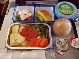The meal generally consists of a meat, a potato and a veg, which arguably can be said to be a balanced meal. Dbml Diabetic Meal Chicken And Potatoes Carrots Green Beans Roll Was Different From The Others Who Got Fresher Rolls Picture Of Hong Kong Airlines Tripadvisor