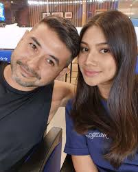 Saya dan keluarga ingin mengucapkan selamat hari ibu kepada para ibu di luar sana! Muat Naik Foto Makeup Semulajadi Kecantikan Che Puan Khaleeda Ini Dipuji Ramai Lubuk Maklumat