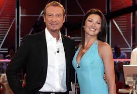 Chi è, età, carriera, vita privata, napoli, moglie, figli emanuela rizzo 04/06/2021 calcio commenti lorenzo insigne è un noto calciatore del napoli oltre che è della nazionale italiana. Amadeus Chi E L Ex Moglie Marisa Di Martino