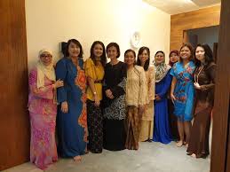 Most of us have to attend two to three different open houses in one day so eating until you're full at the first open house isn't a great way to start the day. Consulate General Of Malaysia In Hong Kong V Twitter Hari Raya Aidilfitri 2019 Celebrations Continue In Merry Earnest In Hongkong As Home Based Staff Of The Consulate And Their Families As Well As
