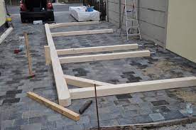 Erste Balken Fur Die Carport Seite Carport Selber Bauen Gartenhaus Selber Bauen Selber Bauen