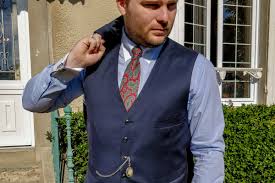 Us revenue for men's suits declined to $1.9 billion in 2018 from $2.2 billion in 2013, according to the research firm euromonitor (revenue for women's 'why are the guys in suits here? How A Waistcoat Should Fit Top Guide To Men S Vests