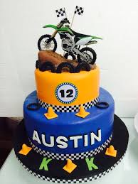 Pin De Den Sitoula En Torta Moto Torta De Motos Pastel De Moto Tortas De Cumpleanos De Moto