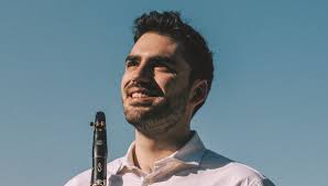 Le clarinettiste Raphaël Sévère a remporté en 2013 le 1er Prix et 8 Prix  spéciaux des Young Concerts Artists de New York. Sa musicalité et la  fluidité de son jeu en font