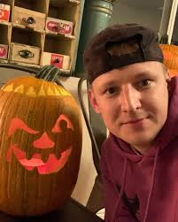 I'm that weird girl.