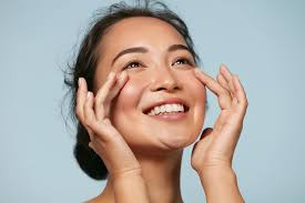 Serum vitamin c merupakan produk perawatan kulit yang mengandung vitamin c konsentrasi tinggi. 4 Jenis Vitamin Untuk Kulit Yang Sehat Jovee Id