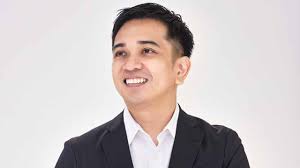 Lloyd Luna: Filipino author at Sharjah book fair is also sergeant