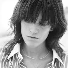 Pour fêter cela, la jeune femme a partagé sur instagram de vieilles photos de ses parents. Celine Portrait Of Suzanne Lindon Paris Fashion Week