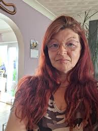 Hi I'm 54 and always had long hair and was getting so fed up of it as it  was making me so hot,I decided that I would go short and have it