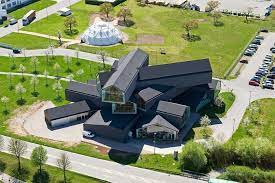Over the years the vitra campus has become an architecture museum, featuring works by the most renowned architects: Das Vitra Haus In Weil Am Rhein Hat Ab Montag Wieder Geoffnet Weil Am Rhein Badische Zeitung