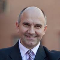 50+ perfiles de «Nieto Romero»