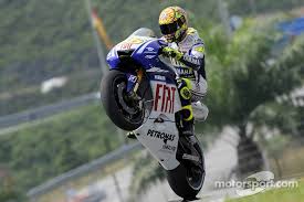 See more ideas about valentino rossi 46, valentino rossi, valentino. Die Besten Wheelies Von Valentino Rossi