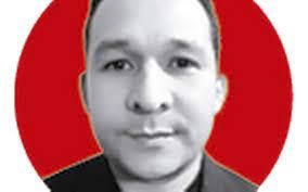 Erik Aviles's Instagram, Twitter & Facebook