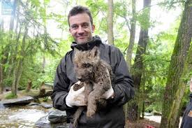 Le zoo de la flèche est fier d'être ambassadeur de l'arctique parmi un réseau mondial qui oeuvre à la protection de la banquise. Le Mans Le Veterinaire Du Zoo De La Fleche En Dedicace Le Mans Maville Com