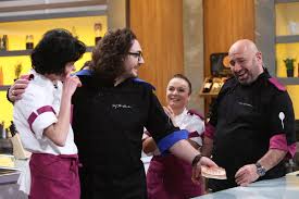 Ce echipa a castigat si merge direct in semifinala chefi la cutite, 13 iunie 2021. Chefi La Cutite 17 Mai 2021 1 Tvmania Ro