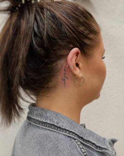 Some behind the ear script ✨ ••• #finelinetattoo #tattooideas #tattooinspo