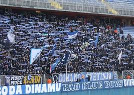 Hajduk split hooligans attacked members of the bad blue boys outside a bar in zagreb on sunday members of the delije attacked dinamo zagreb's bad blue boys at athens international airport this. Bad Blue Boys An Hilfsarbeiten Nach Erdbeben Beteiligt Faszination Fankurve