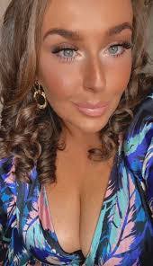 Jayne Hodges's Instagram, Twitter & Facebook