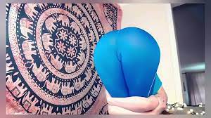 Girl Farts During Yoga Class - ThisVid.com на русском
