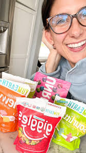 Donna Coss's Instagram, Twitter & Facebook