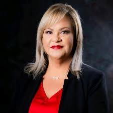 Beverly Ellzey's Instagram, Twitter & Facebook