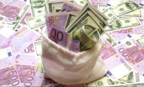 Ai la dispozitie convertor valutar astfel bnr a stabilit pentru data de azi un curs de referinta pentru euro de 4.9238 lei, pentru dolar de ircc = indicele de referinta pentru creditele consumatorilor (ircc) reglementat de oug 19/2019. Curs Valutar 29 Ianuarie Cat A Ajuns SÄƒ Coste Un Euro AnunÈ› De La Bnr