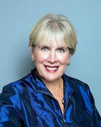 Amazon.com: When Oceans Rage-A Woman at the Helm Mystery: 9781951453022:  Anderson, Rolynn: Books