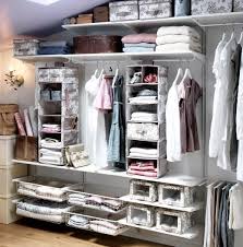 Aufbewahrungslosung Mit Algot Wandschienen Regalboden Drahtkorben Und Hosenaufhangung In Weiss Ikea Closet Bedroom Storage Clothes Storage Systems