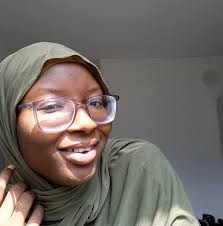 Épisode 5 Tout le monde se précipita pour rentrer dans la chambre et voir  ce qui était arrivé à Miriam Ayoub : pourquoi tu cries qu'as-tu vu Miriam  :(tremble) j'ai vu un