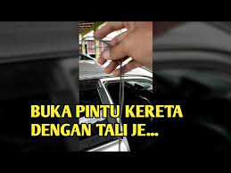 Berikut chord kunci gitar lagu daerah buka pintu lengkap dengan liriknya. Pintu Kereta Aku Terkunci Sendiri Kunci Kereta Tinggal Di Dalam Youtube