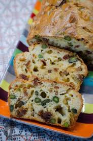 Cake Au Comte Aux Tomates Sechees Et Aux Pistaches Recette Cake Moelleux Recettes De Cuisine Tomates Sechees