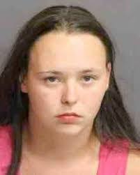 Kayla Pett's Instagram, Twitter & Facebook