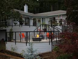 Learn how to make this modern vertical slat deck skirting. 75 Beautiful Deck Skirting Pictures Ideas July 2021 Houzz
