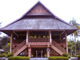 Karena bentuknya rumah adat masuk ke dalam kelompok rumah panggung. 5 Rumah Adat Riau Gambar Makna Filosofi Penjelasan