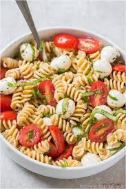 Caprese Pasta Salad Salad Recipe For Dinner In 2020 Caprese Pasta Salad Recipes Delicious Vegetarian Vegetarian Recipes Healthy