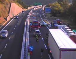 L'autostrada è stata chiusa al traffico in ambo le direzioni. Incidente Mortale Sull Autostrada Dei Fiori Code E Tratto Chiuso Prima La Riviera