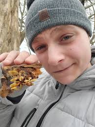 Happy Spring fellow Mushroom Hunters! Here is one of the first little video  logs of this year. One of the last and first mushrooms that make an  appearance throughout the season! Enokitake