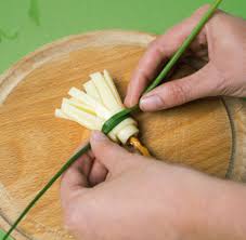 Danach wird der nächste gast verwandelt. Hexenbesen Zum Essen Halloweenrezept Geolino