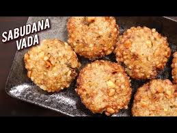 Crispy And Soft Sabudana Vada Best Sabudana Vada Recipe Upvas Recipe Sago Patties Ruchi Indian Snacks Coconut Chutney Snacks