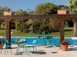 Mobili moderni, classici e di ogni stile provenienti da stock con sconti dal 40% al 70% sui prezzi di listino. Arredo Giardino Bontempi Cernusco Sul Naviglio