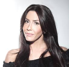 Suzanne Pack's Instagram, Twitter & Facebook